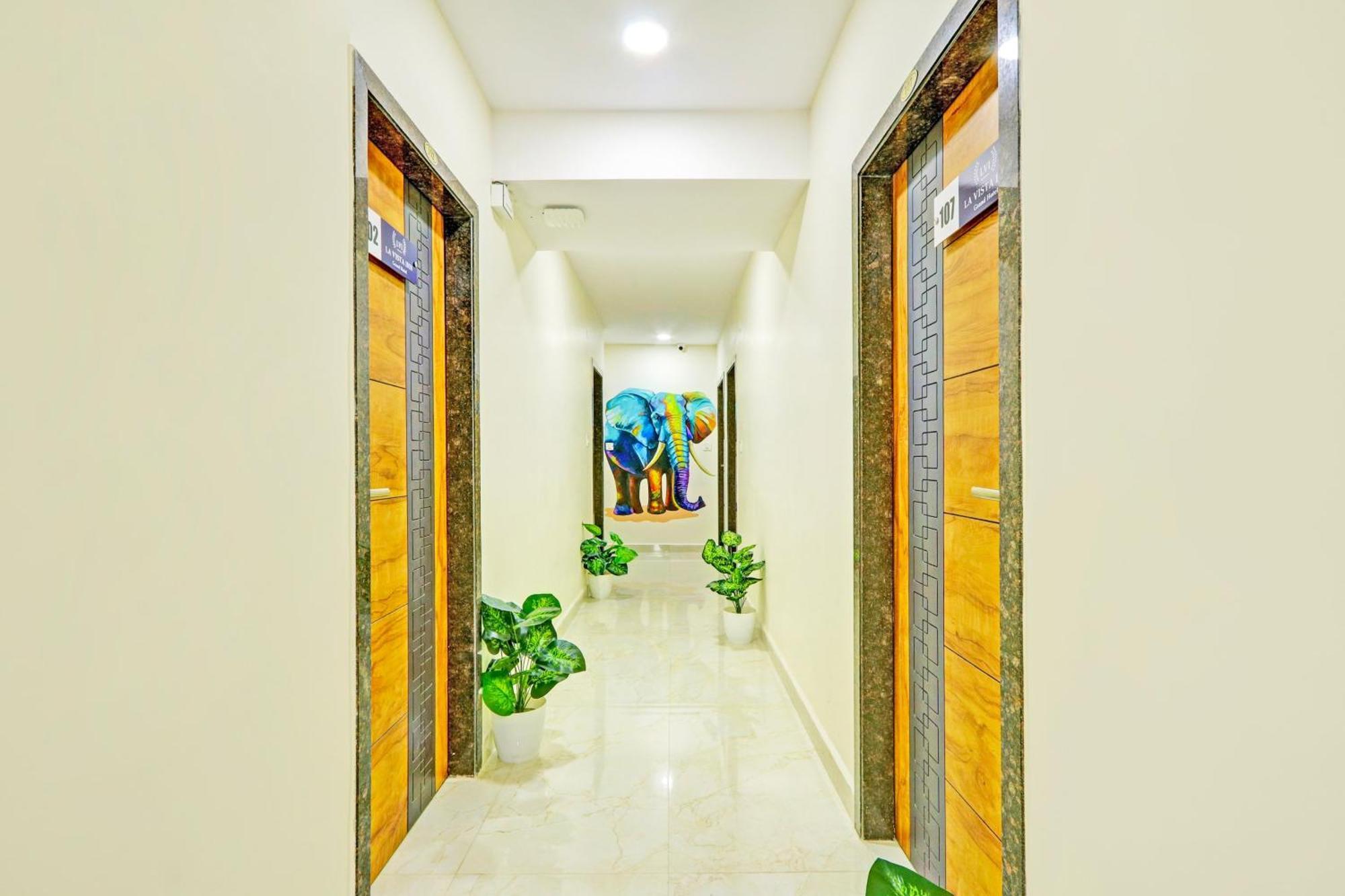 Townhouse La Vista Inn Grand Hotel Upal Exterior foto
