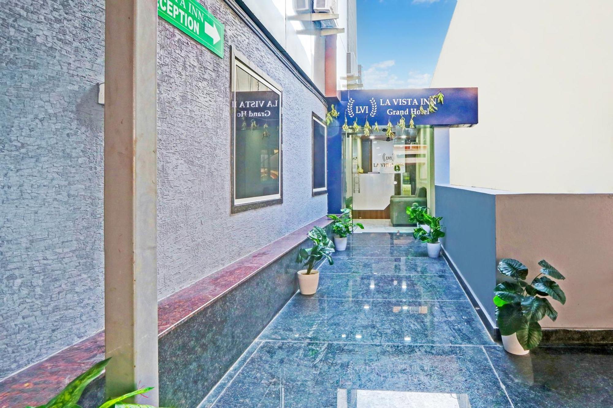Townhouse La Vista Inn Grand Hotel Upal Exterior foto